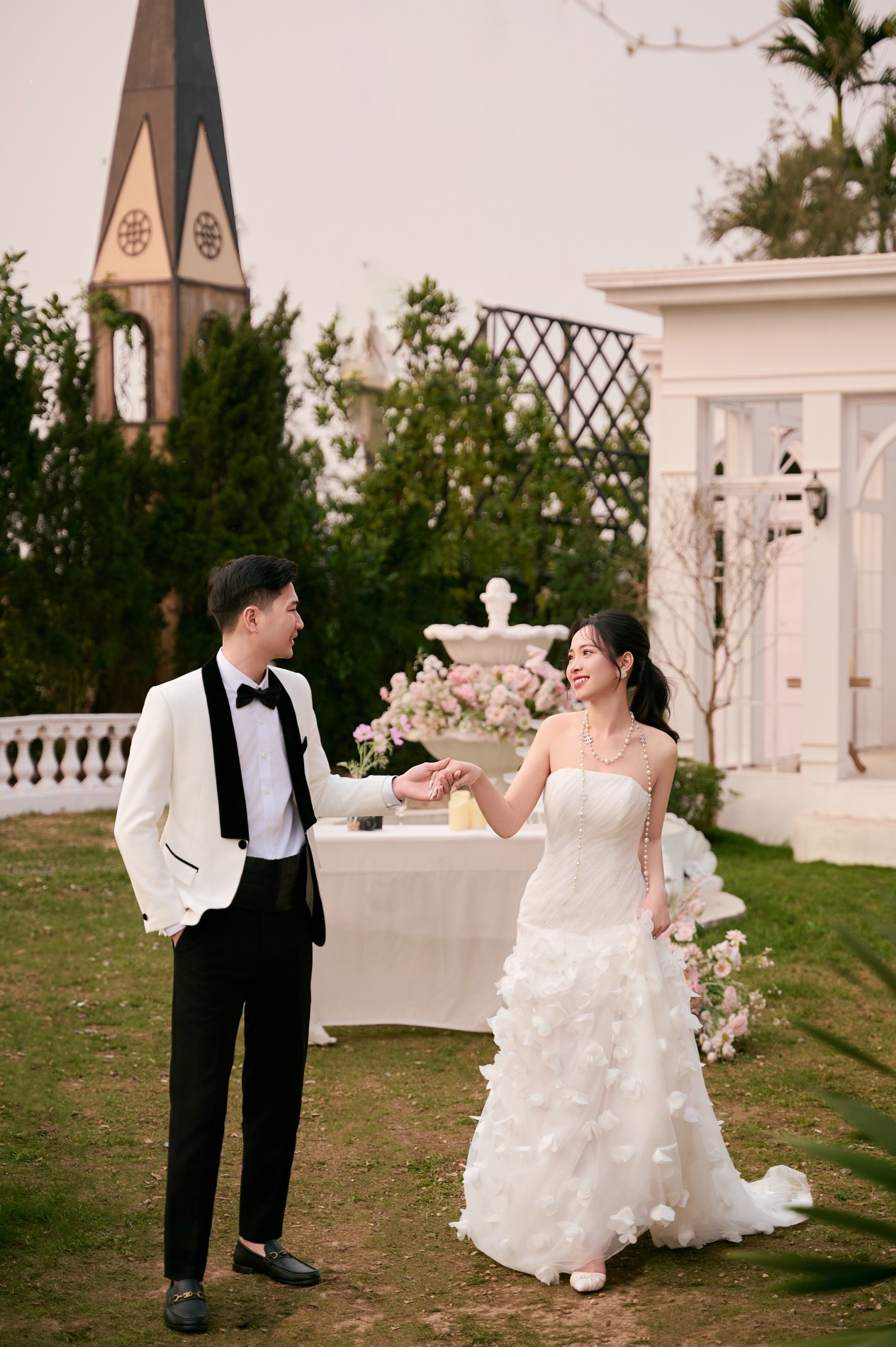 Hiếu-Thắm