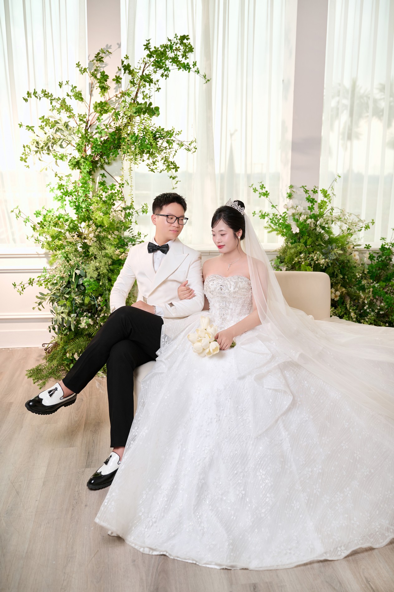 Ánh-Hậu