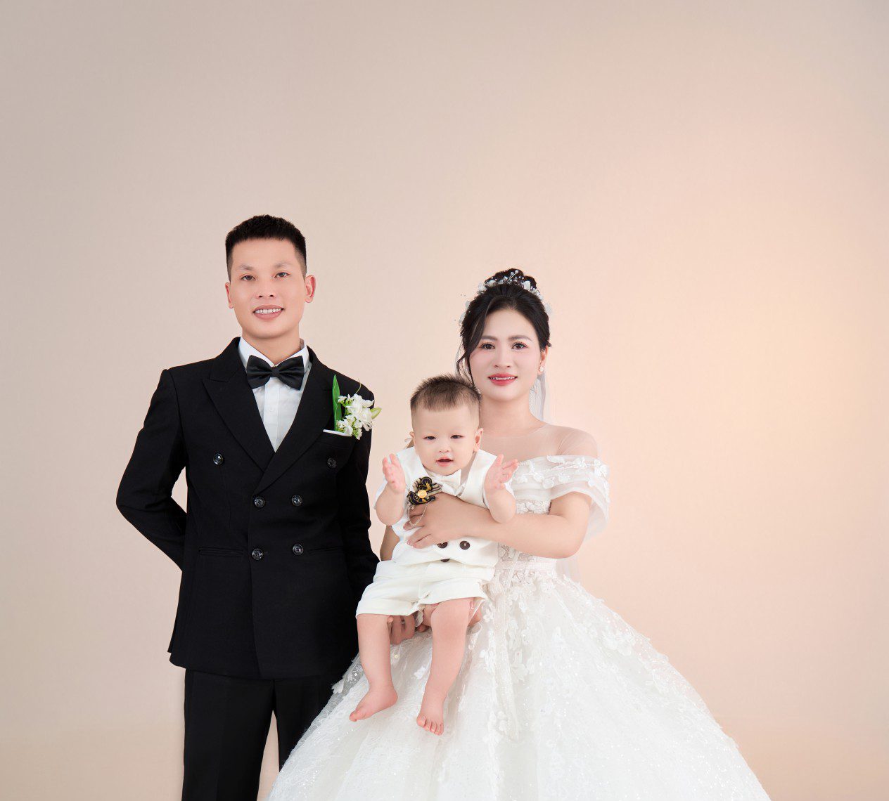 Đinh Tuyền ❤️ Hồng Gấm