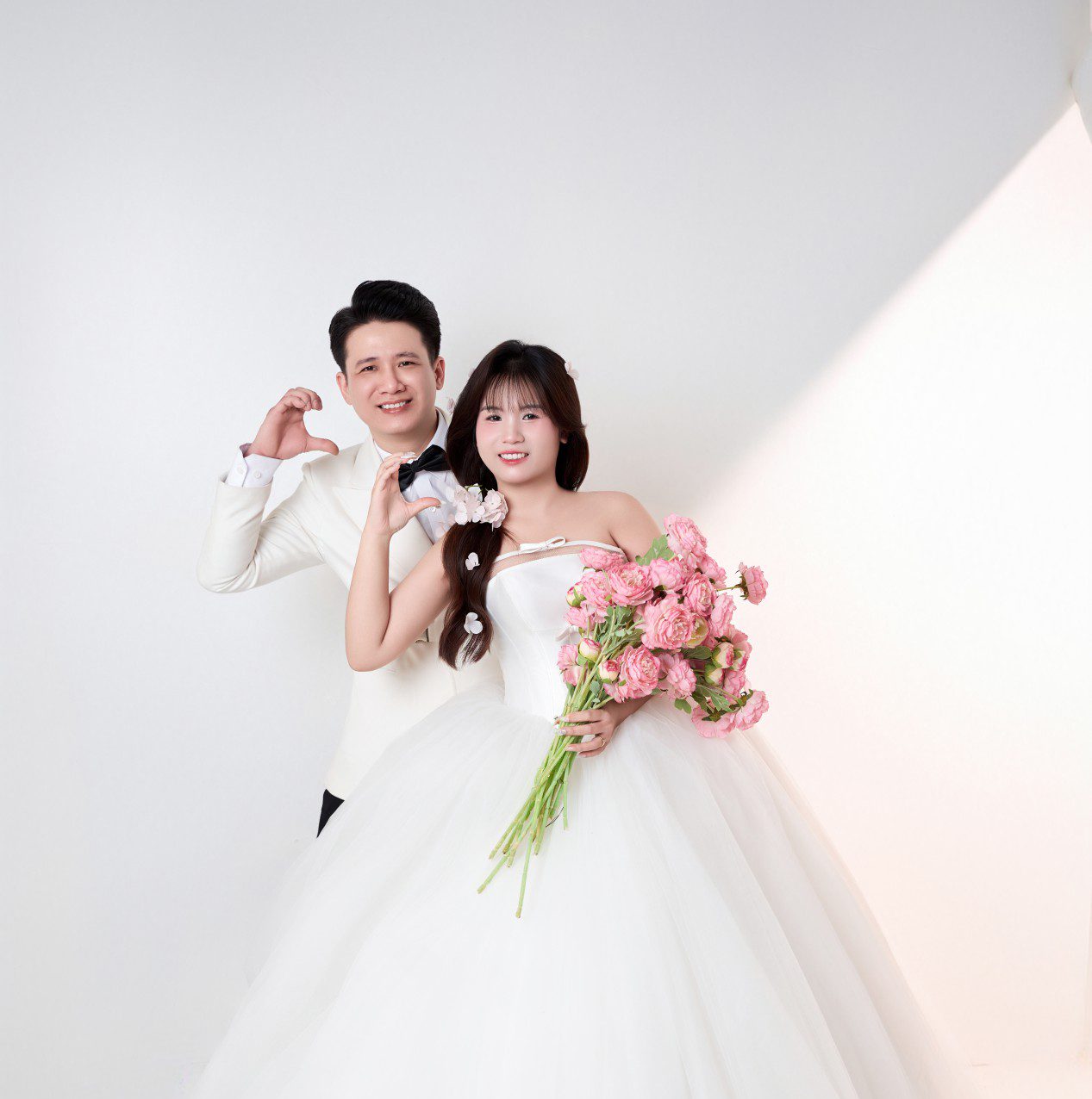 Anh Tú-Nguyễn Nga